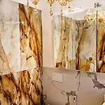 - Stylish, Historic, Luxury Διαμέρισμα