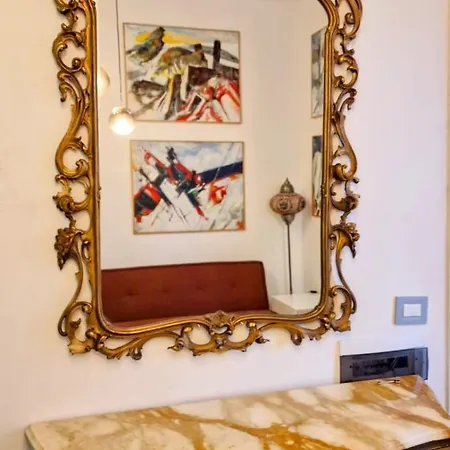 - Stylish, Historic, Luxury ميلان